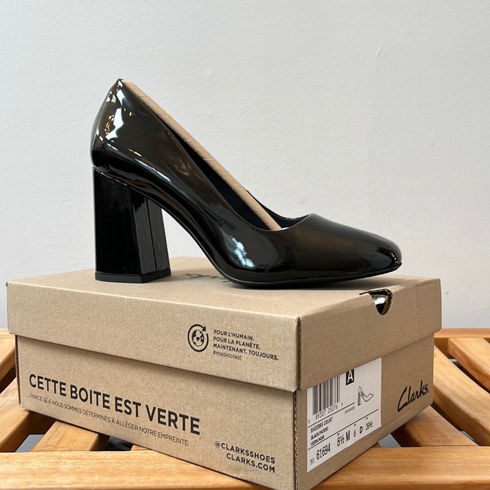 Clarks black patent block heel size 8.5